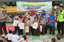 Siswa PAUD Balangan ikuti sosialisasi tertib berlalu lintas