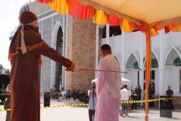 Tiga terpidana maisir dihukum cambuk di Aceh Timur