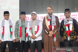 Bupati sambut Syech Muadz dan Fatin Sidqia pada konser kemanusiaan