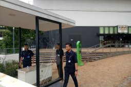 Pasca didemo massa, Mall AEON tutup dan dijaga polisi