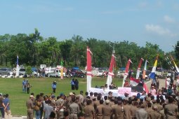 Puluhan orang datangi kantor Bupati Mukomuko