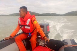Tim gabungan SAR alihkan wilayah pencarian nelayan hilang