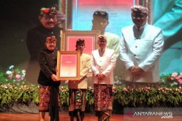 Sastrawan Ida Bagus Sunu Pidada dianugerahi "Bali Kerthi Nugraha Mahottama"
