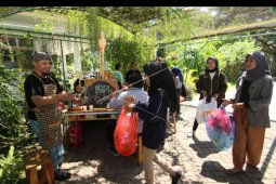 Ngopi bayar dengan sampah