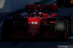 Ferrari dan Vettel tercepat, Mercedes mogok di hari ke-5 tes Barcelona