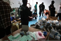 Pabrik masker ilegal digerebeg polisi Jakarta