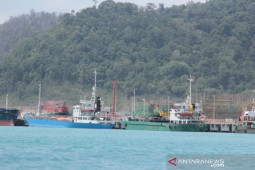 PT Bintan bantah pekerjakan TKA ilegal