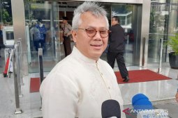 Ketua KPU Arief Budiman hadir di KPK untuk pemeriksaan