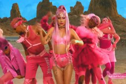 Lady Gaga rilis lagu baru "Stupid Love"