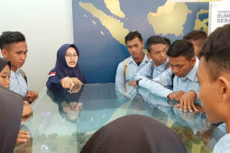 DSLNG sebarkan informasi Migas kepada para siswa melalui PIM