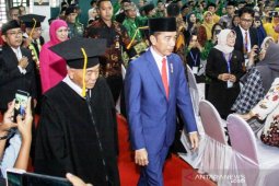 Pengukuhan guru besar Kiai Asep di UINSA dihadiri Jokowi