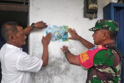Kodim 1207/BS Pontianak tempelkan pamflet berisi imbauan tidak bakar lahan