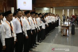 KPU Lantik 90 PPK Jelang Pilkada Kutim