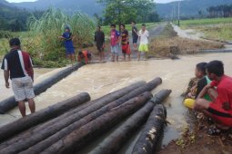 Satu desa di Gorontalo Utara terisolir karena banjir
