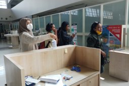 Pengelola Bandara Juanda sediakan "hand sanitizer" untuk penumpang