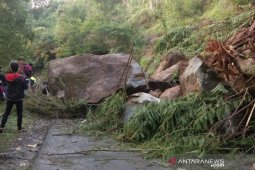 BPBD: Jalur selatan Garut rawan longsoran tanah dan batu