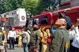 Gudang genset Mal Pelayanan Publik Siola Kota Surabaya terbakar