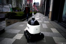 Siswa Taiwan perangi virus corona dengan robot disinfektan otomatis