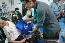 Penyandang disabilitas Cileungsi Bogor nonton bareng pertunjukkan boneka