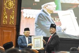 Wapres KH Ma'ruf Amin merendah saat terima gelar Bapak Ekonomi Syariah Indonesia