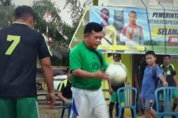 Al Haris tak lupakan hobi sepak bola