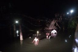 Mobil Pick Up bawa rombongan tahlilan masuk sungai, ini penyebabnya