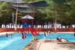 Sektor pariwisata pendapatan tertinggi di Perusda Banongan Situbondo