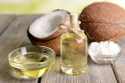 Manfaat minyak kelapa untuk kesehatan dan kecantikan