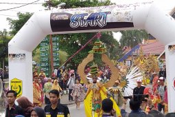 Carnaval Sasirangan Banjarmasin dimeriahkan Jember Fashion