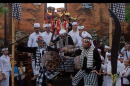 Tradisi Ngerebong di Denpasar