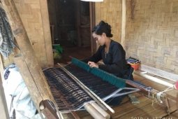 Kain Badui rambah pasar online