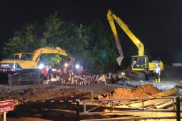 Sejumlah OPD Pemkot Surabaya bantu perbaikan pipa PDAM