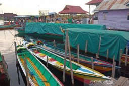 Kapal Pokdarwis ikut mencari korban tabrakan speedboat di Kalteng