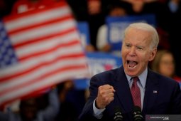 Biden sebut Trump 'orang sangat tolol' karena tidak memakai masker
