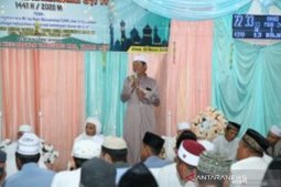 Bupati Tanah Laut berharap masyarakat tidak panik hadapi virus COVID-19
