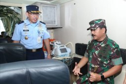 Panglima TNI tinjau kontainer isolasi medik udara TNI AU