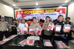 Video-Berikut 15 orang tersangka kasus narkotika yang dibekuk Polres HST