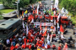 Unjuk rasa tolak Omnibus Low