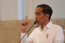 Jokowi sebut pasar keuangan dunia goncang karena virus corona