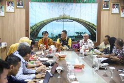 Wabup Pringsewu terima audensi tim program kartu petani berjaya