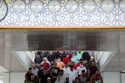 Mayoritas dari 190 kasus  baru corona Malaysia terkait acara di masjid