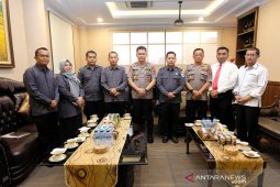 Kapolda dan Bawaslu Jambi ajak masyarakat awasi pilkada serentak