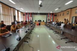 Diskominfo Kaltim edukasi masyarakat hadapi Covid-19
