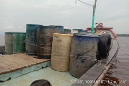 Polda Kalbar kejar pemilik enam ton BBM subsidi ilegal