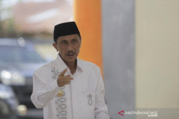 Bupati Gorontalo imbau warga tidak panik hadapi COVID-19
