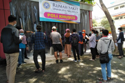 RS Unair kewalahan tangani  pasien tes COVID-19