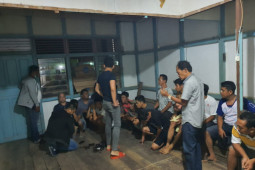 Polda Kalbar sita uang tunai belasan juta rupiah dari belasan penjudi