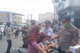 KPUD Labuhanbatu bagikan 1.500 masker antisipasi virus corona