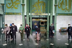 Tempat ibadah di Banyuwangi disemprot disinfektan