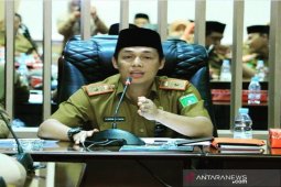 Pemda menunda semua kegiatan terjadwal terkait corona